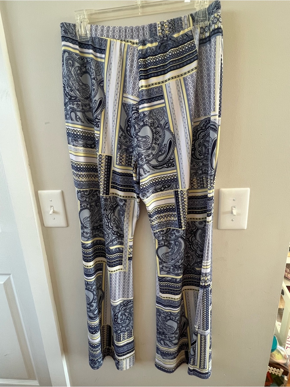 3/$15 Cato Blue, White & Yellow Printed Pull-On flare type Pants